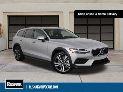 Used 2025 Volvo V60 B5 Cross Country Plus
