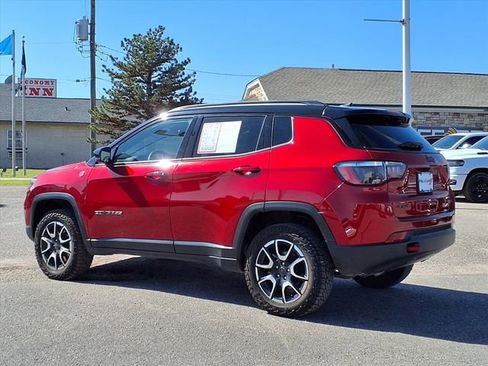 Used 2025 Jeep Compass Trailhawk image 20