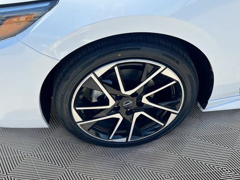 Used 2024 Nissan Sentra SR FWD image 29