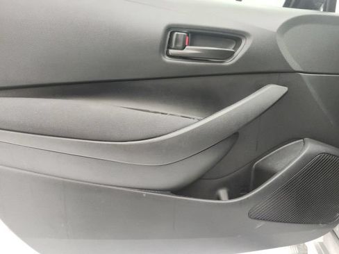 Used 2025 Toyota Corolla LE FWD image 11