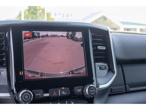 Used 2025 RAM 1500 Big Horn AWD/4WD image 24