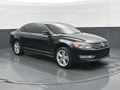 Used 2015 Volkswagen Passat 1.8T Sport FWD image 1