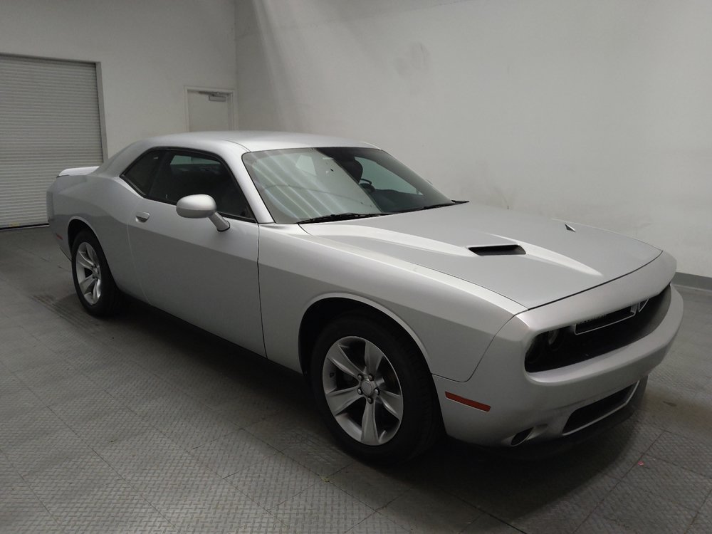 Used 2022 Dodge Challenger SXT RWD image 13