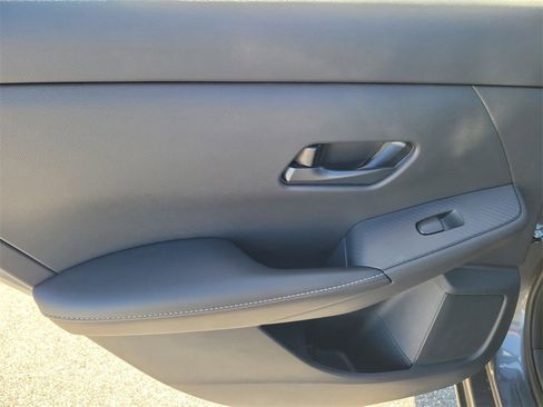 Used 2025 Nissan Sentra S image 15