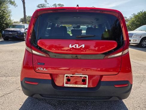 Used 2022 Kia Soul LX w/ Technology Package FWD image 6