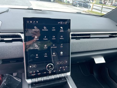 New 2026 GMC Sierra EV Elevation image 16