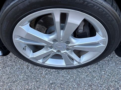 Used 2013 Mercedes-Benz E 350 Sedan image 36