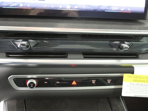 New 2026 BMW X5 xDrive40i w/ M Sport Package image 18