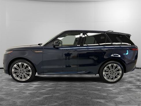Used 2025 Land Rover Range Rover Sport Autobiography image 2