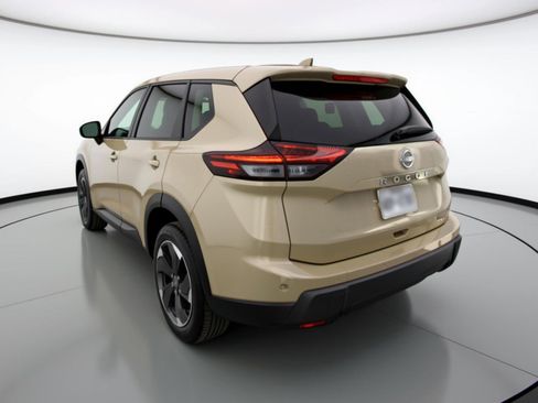Used 2025 Nissan Rogue SV image 6