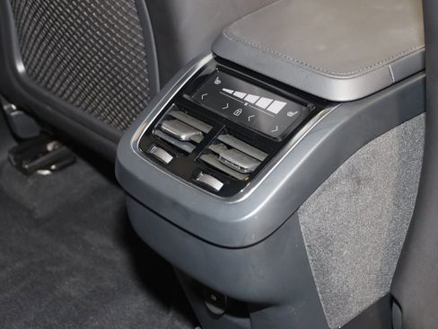 Used 2025 Volvo XC90 B5 Plus w/ Protection Package Premier image 16