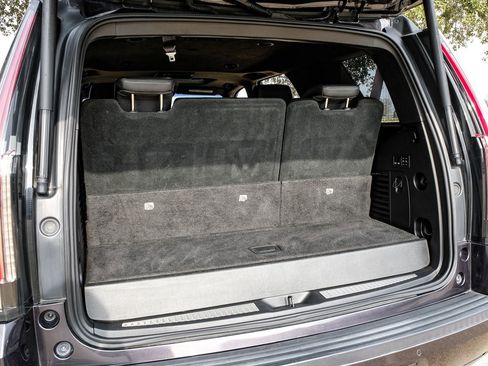 Used 2017 Cadillac Escalade Platinum image 46