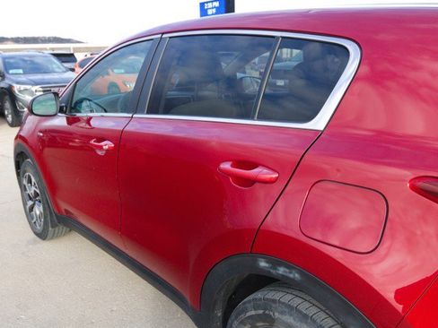 Used 2020 Kia Sportage LX image 7