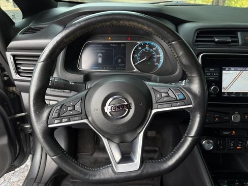 Used 2018 Nissan Leaf SL w/ SL Technology Package FWD image 9