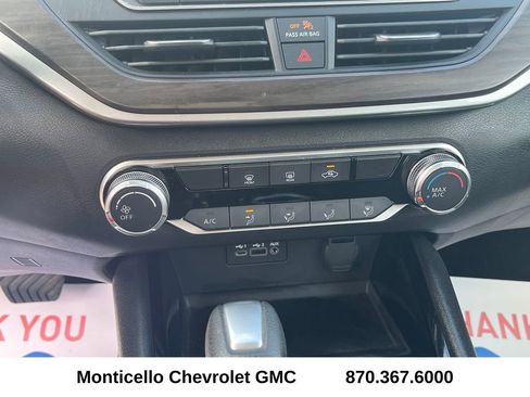 Used 2024 Nissan Altima 2.5 SV FWD image 18