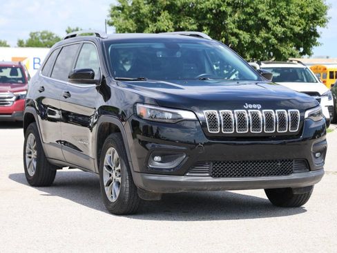 Used 2020 Jeep Cherokee Latitude Plus w/ Cold Weather Group AWD/4WD image 4