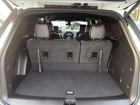 Used 2023 Chevrolet Traverse LT w/ LT Premium Package image 12