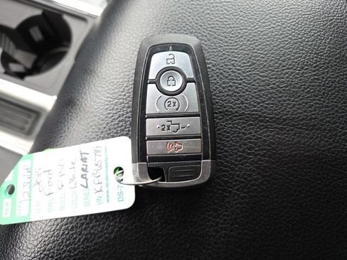 Used 2019 Ford F150 Lariat w/ Equipment Group 502A Luxury image 10