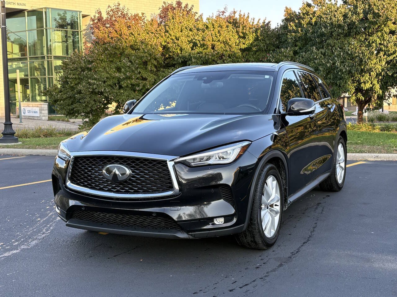Used 2019 INFINITI QX50 Essential w/ Premium Heat Package AWD/4WD image 3