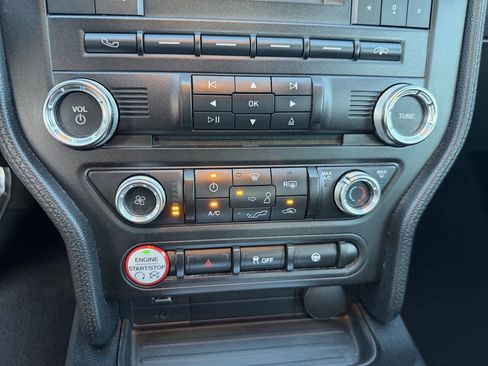 Used 2017 Ford Mustang Coupe image 38