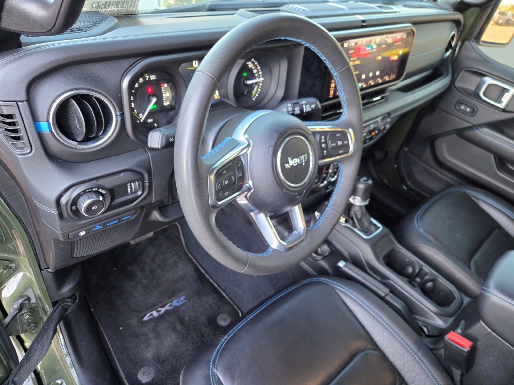 Used 2024 Jeep Wrangler High Altitude AWD/4WD image 18