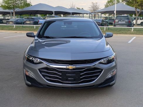 Used 2024 Chevrolet Malibu LT image 2