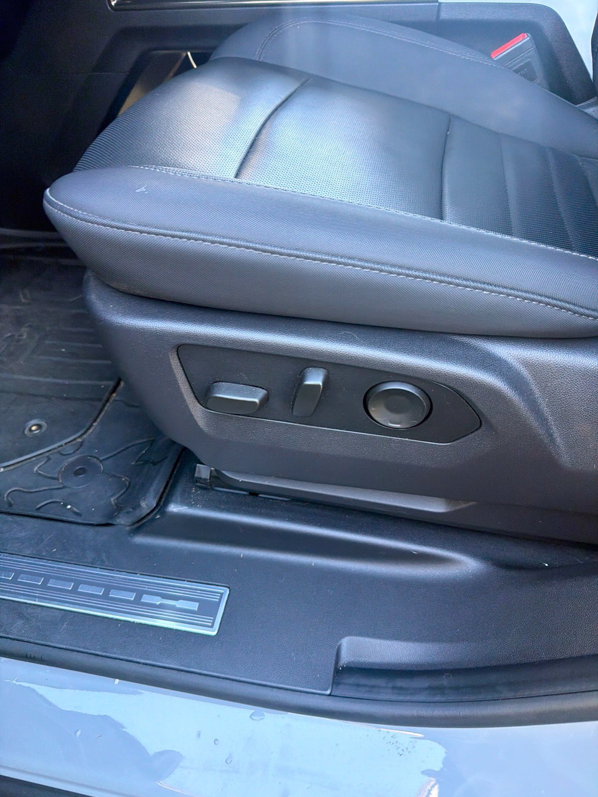 Used 2024 GMC Hummer EV 2X w/ LPO, Illumination Package AWD/4WD image 17