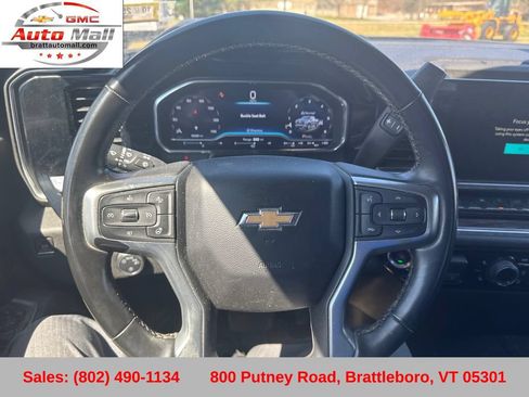 Used 2023 Chevrolet Silverado 1500 LT w/ Z71 Off-Road Package AWD/4WD image 19