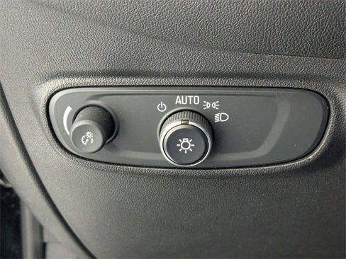 Used 2023 Chevrolet Equinox LT w/ Driver Convenience Package image 15