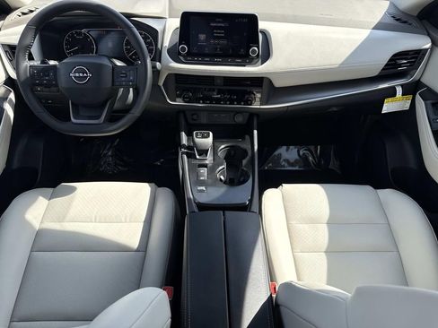 Used 2026 Nissan Rogue SV image 14