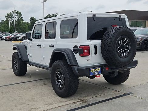 Used 2025 Jeep Wrangler Unlimited Rubicon w/ XTREMEE 35" Tire Package AWD/4WD image 7