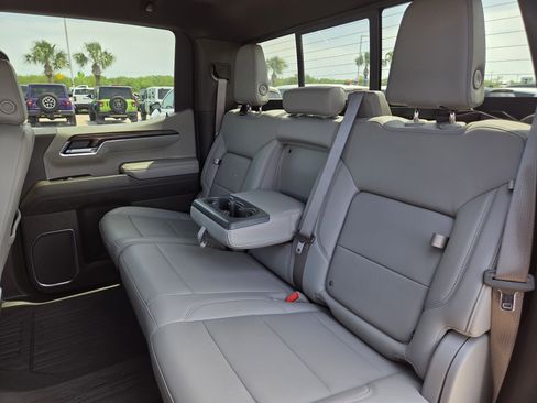 Used 2024 GMC Sierra 1500 SLT w/ SLT Premium Plus Package AWD/4WD image 24