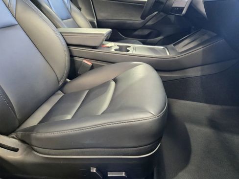 Used 2023 Tesla Model 3 Standard Range RWD image 7