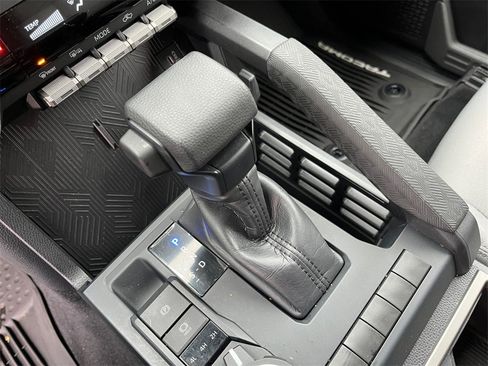 Certified 2025 Toyota Tacoma SR5 image 21