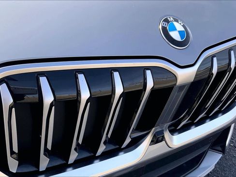 Used 2025 BMW X1 xDrive28i w/ Premium Package image 27