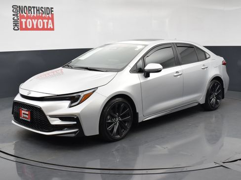 Used 2025 Toyota Corolla XSE FWD image 8