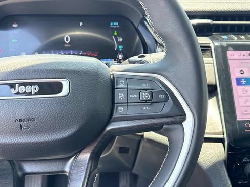Used 2023 Jeep Grand Cherokee 4WD 4xe image 30