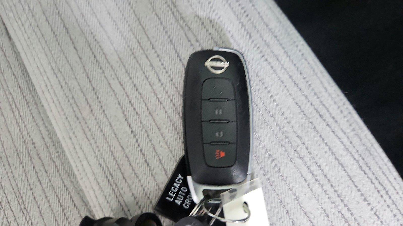 Used 2023 Nissan Rogue SV FWD image 28