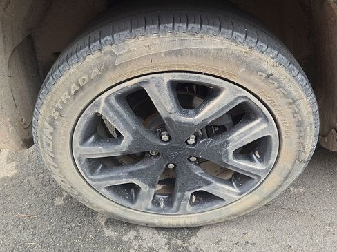 Used 2017 Jeep Renegade Altitude image 5