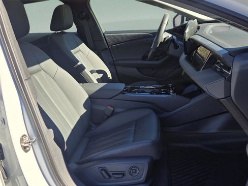 Used 2025 Audi A6 e-tron Premium w/ Ultra Package image 15