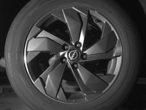 Used 2025 Nissan Rogue SV image 15