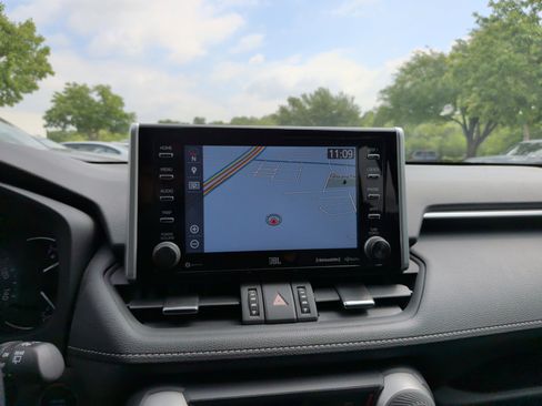 Used 2019 Toyota RAV4 Limited w/ Cold Weather Package FWD image 17