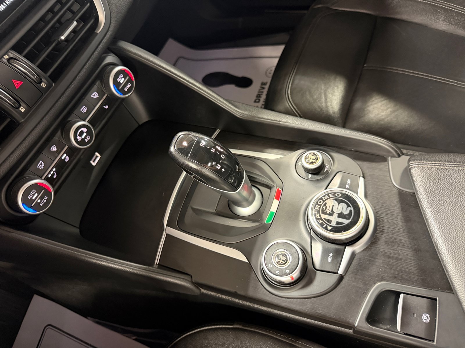 Used 2018 Alfa Romeo Giulia AWD image 34