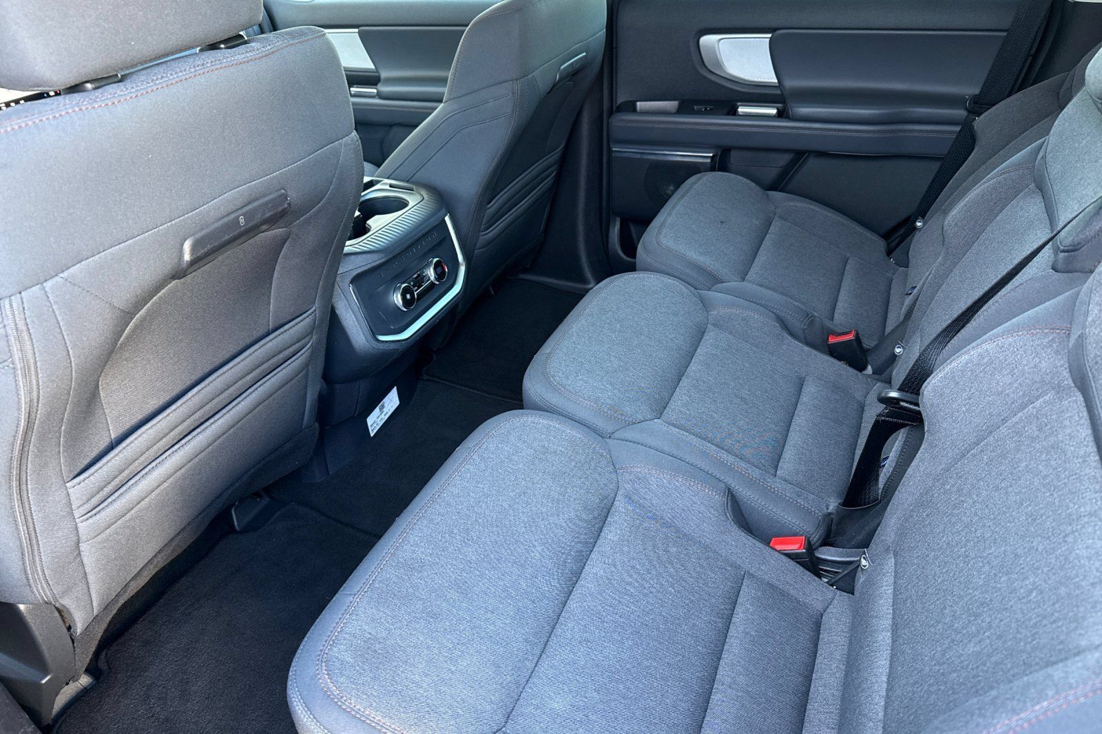 Used 2025 Ford Expedition Active AWD/4WD image 15