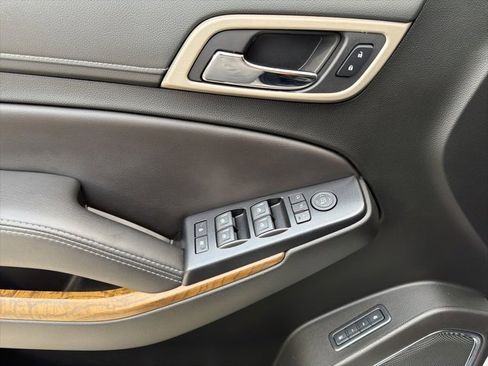 Used 2019 GMC Yukon Denali image 12