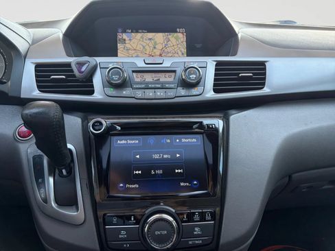 Used 2015 Honda Odyssey Touring image 25
