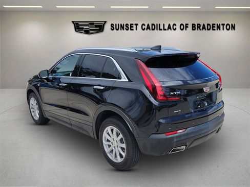 Used 2021 Cadillac XT4 Luxury w/ Cold Weather Package AWD/4WD image 6