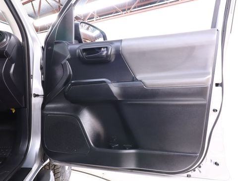 Used 2018 Toyota Tacoma SR image 22
