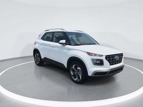 New 2026 Hyundai Venue SEL FWD image 2