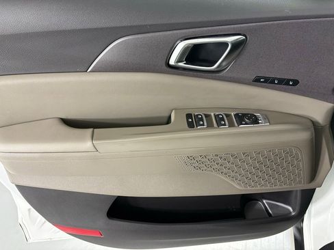 New 2026 Kia Carnival EX image 18